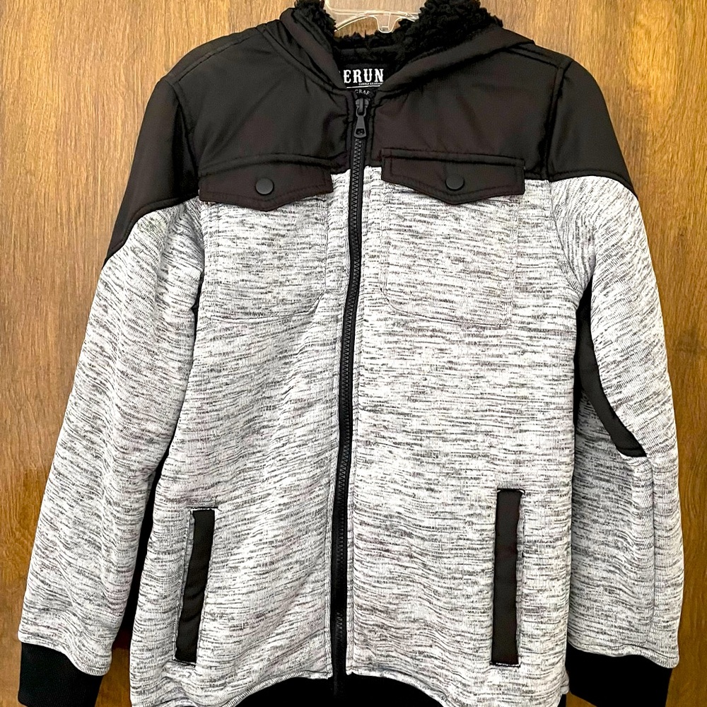 NWT Rerun Sipply Co.brand boys gray & black hooded Sherpa lining jacket, size L